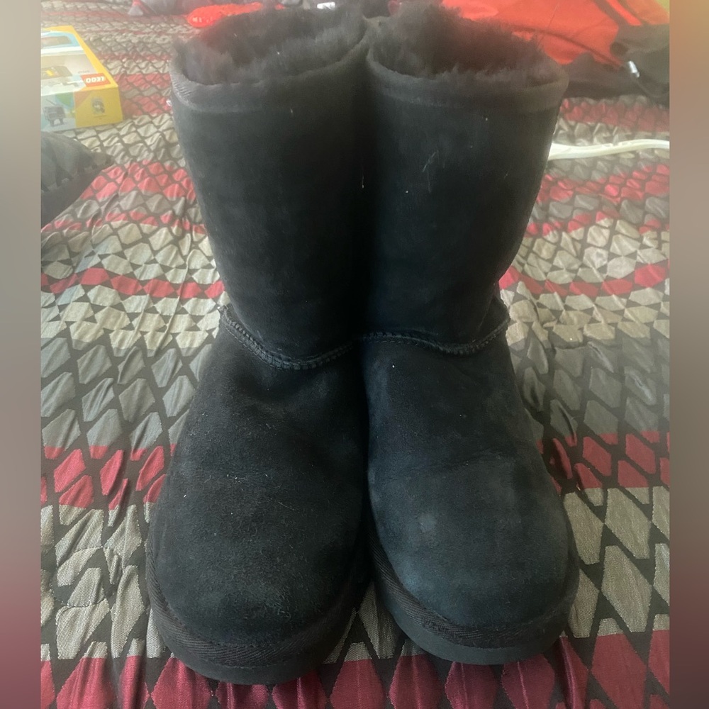 UGG WOMENS II CLASSIC SHORT SHEEPSKIN BLACK SIZE 6
